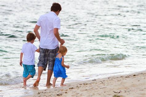 Fatherhood Decreases Testosterone Science Aaas