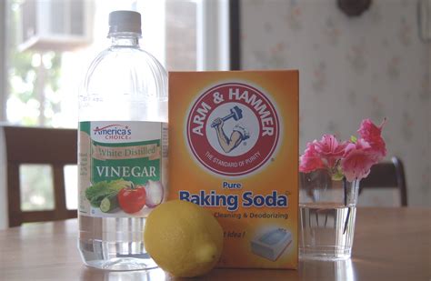 Upgrade to a baking soda paste when vinegar alone isn't enough. 5 Time Saving Household Cleaners - Saving Mamasita