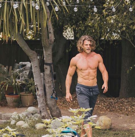 You Star Travis Van Winkle Shows Off His Body Transformation Ahead Of Season Country