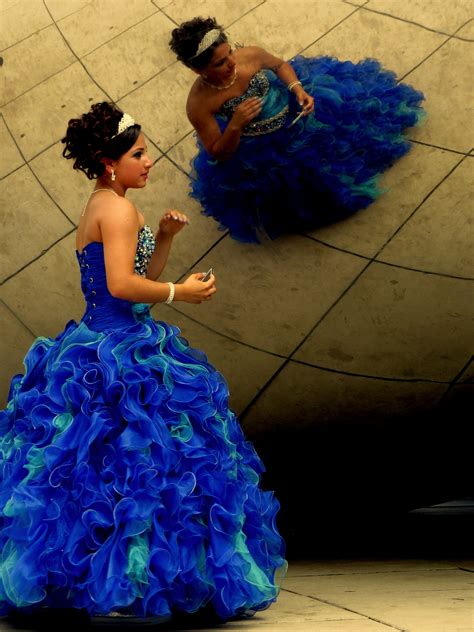 무료 이미지 소녀 꽃 자 축하 댄스 반사 색깔 푸른 생일 15 야드 파란 드레스 라틴 전통 퀸시 네라