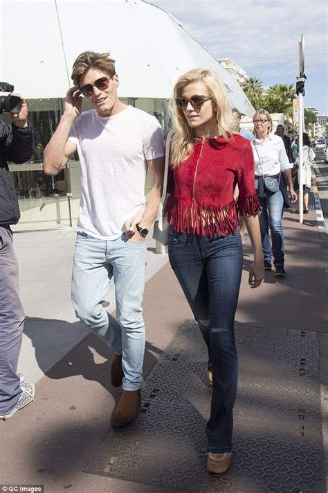 Pixie Lott Arrives In London After Cannes Partying With Oliver Cheshire Daily Mail Online