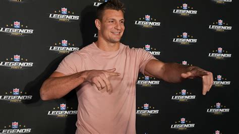 Could Bucs Rob Gronkowski Continue Nfl Career With Bills