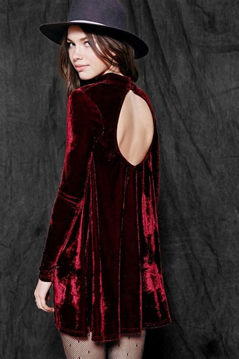 30 Incredibly Gorgeous Velvet Outfit Ideas For Women