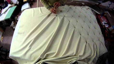 Il complemento di arredo per rendere il letto elegante e confortevole è la testata letto in ecopelle: testiera letto fai da te - Letti