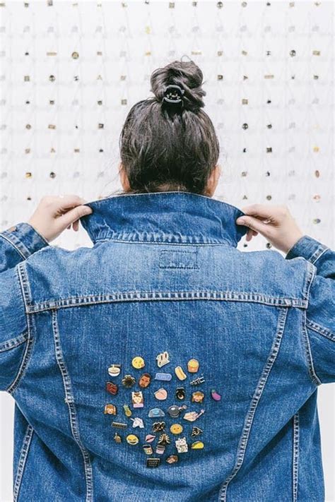 5 New Ways To Wear Your Denim Jacket This Fall Denim Jacket Pins On