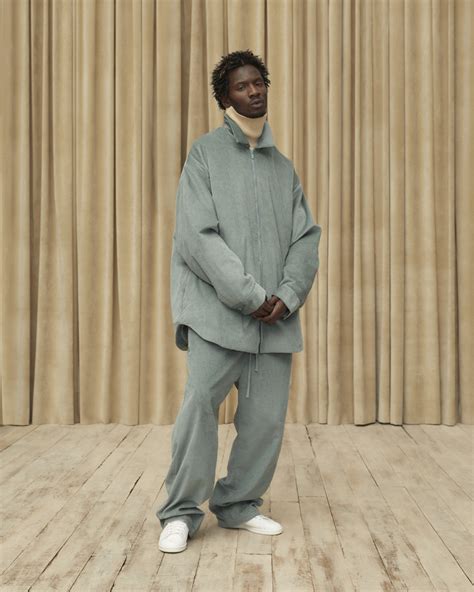 Fear Of God ESSENTIALS Presents Its SS23 Collection