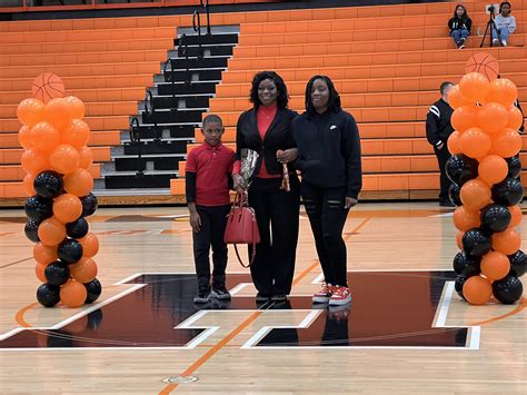 Lady Tigers Celebrate Senior Night With Dominant Win The Hoptown Press