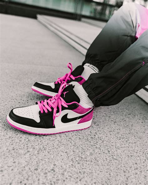 Nike Air Jordan 1 Low Active Fuchsia - on feet | Dead Stock