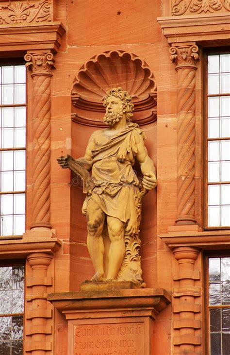 Statue Von Herkules Des Heidelberg Schlosses Stockbild Bild Von