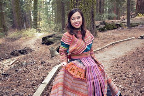 Flower Hmong Outfit | ROSES AND WINE