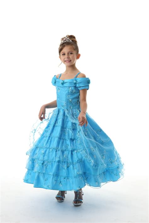 In ihrem tanzkleid trägt libuse safránková als aschenbrödel jedes jahr zur rührseligen weihnachtsstimmung bei. Kinderkostüme Fasching - Entzückende Vorschläge für die ...