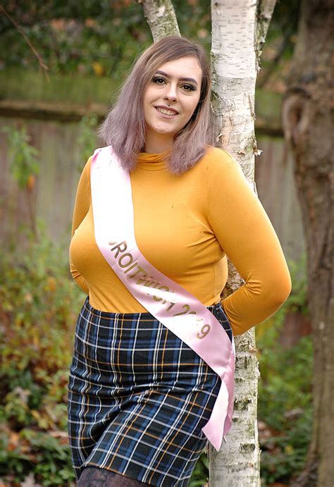 Droitwich Plus Size Model Clarissa To Represent Town In Miss Mystic