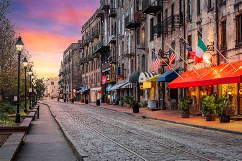 8 Best Things To Do On River Street In Savannah