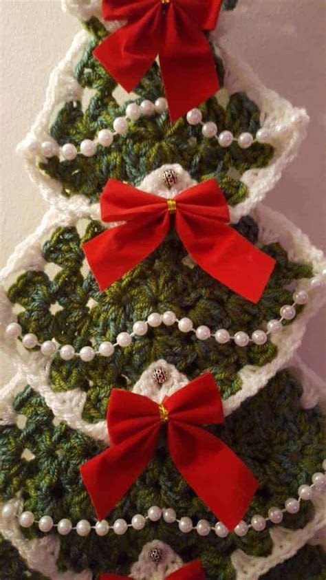 easy crochet christmas tree granny squares jera s jamboree crochet entertainment slow