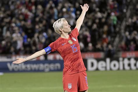 uswnt s megan rapinoe becomes first openly gay woman to pose for si swimsuit issue the