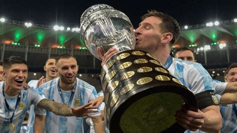 Messi Levant La Copa Am Rica Y Se Llev Todos Los Premios Free Hot
