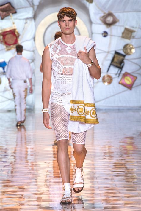 Pin On Archive Versace Mens Fashion Shows
