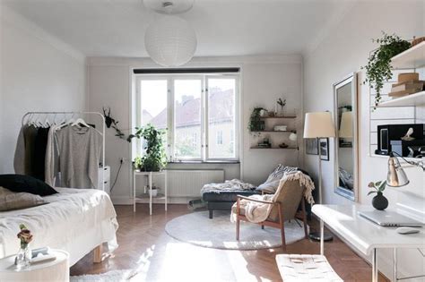 Wohnung ist beziehbar ab 1. Feminine Studio-Wohnung - Home inspiration/ideas in 2020 ...