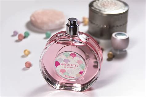 As they descend in succession along the same trajectory, if one of these meteorites is stopped, the user can summon another one to then collide with the first, ensuring that they crash into their. Guerlain Météorites Le Parfum | Marie-Theres Schindler ...