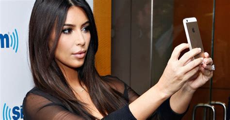 How To Take The Perfect Selfie Tips And Tricks To Up Your Instagram Game Huffpost Style