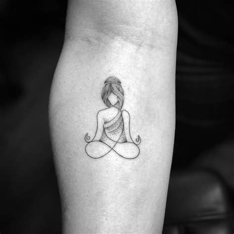 Tatuagem Criada Por Taís Thorpe Do Rio De Janeiro Meditação Yoga