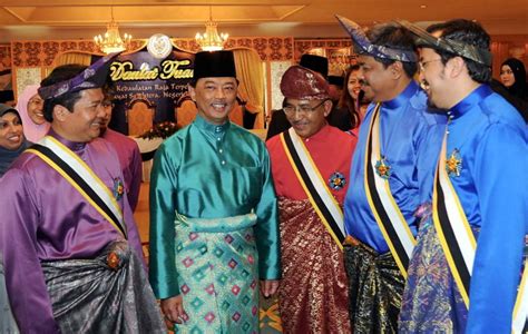 Family order of the crown of indra of pahang. 199 Individu Terima Darjah Kebesaran Pahang - Semasa | mStar