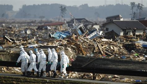 El accidente nuclear de fukushima i comenzó en la central nuclear fukushima i el 11 de marzo de 2011 a las 14:46 (jst o utc+9) después de un terremoto de magnitud 9,0 en la escala sismológica de magnitud de momento que además provocó un tsunami en la costa noreste de japón. Japón aprende de las lecciones tras el incidente de Fukushima