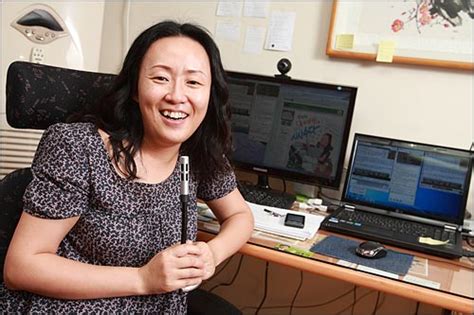 유튜브에서 '망치부인' 검색하시면 그녀 방송 모습을 아프리카를 통하지 않아도 볼. 망치부인 - 우만위키
