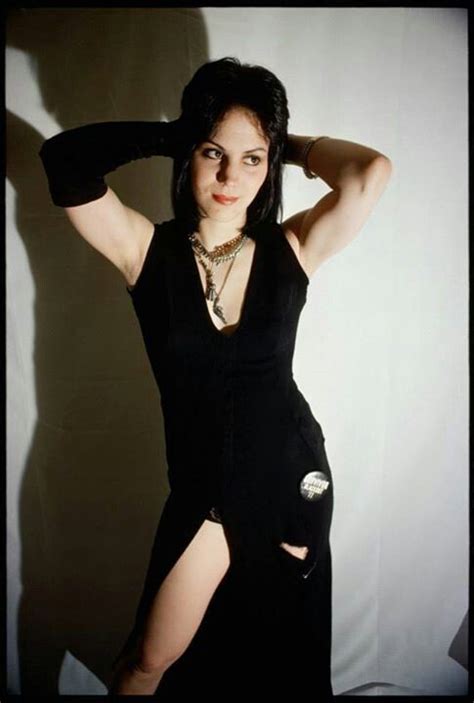Joan Jett Wearing A Dress Girls Rock Heavy Metal Photo Rock Musica Metal Pretty People