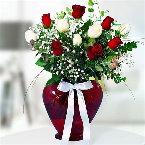 Send Flowers Turkey Red And White Roses In Heart Vase From 16usd