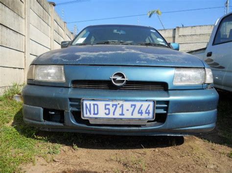 Repossessed Opel Astra 180i At 1995 On Auction Mc10538
