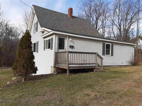 169 Main St Colebrook Nh 03576 Mls 4839596 Redfin