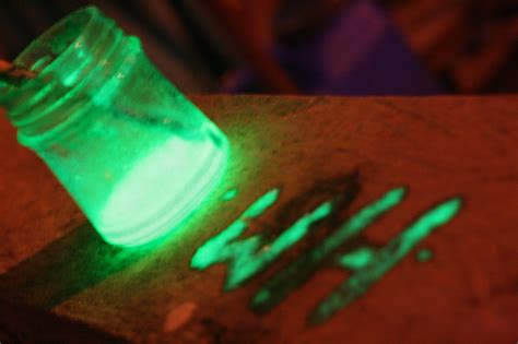 How To Make Glow In The Dark Paint 12 Steps With Pictures
