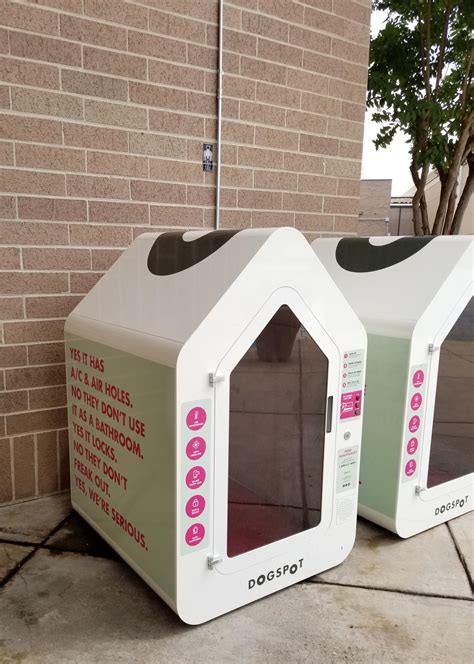 This Air Conditioned Temporary Dog House At The Mall Rmildlyinteresting