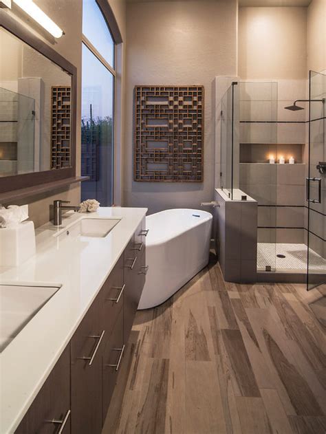 Houzz tv 3 design tricks to make a narrow bathroom look larger. Phoenix Bathroom Design Ideas, Remodels & Photos