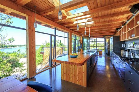 Modern Timber Country Cottage In Georgian Bay