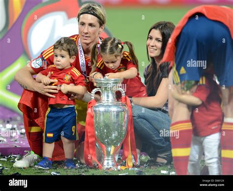 Spains Fernando Torres Gets Himself Photographed Together With Wife