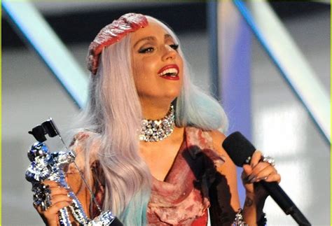Lady Gaga Y Su Extraño Traje De Carne En Los Mtv Video Music Awards