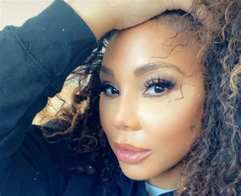 Tamar Braxton Looks Drop Dead Gorgeous In This Video See Her Sensual
