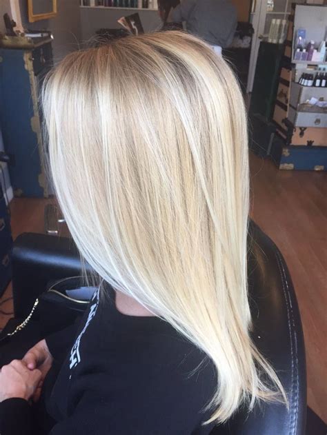 For ladies with a bob haircut and brown hair, tell your stylist to create blonde streak highlights on a brown base. 25 Blonde Highlights For Women To Look Sensational ...