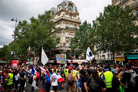 Manifestations Anti Pass Sanitaire Prison Avec Sursis Pour Deux