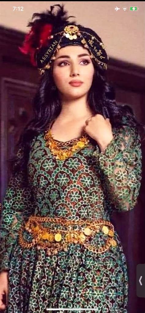 Assyrian Women In 2021 Assyrian Women Traditional Outfits Clothes