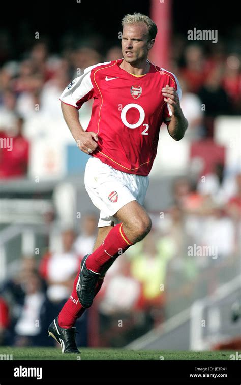 Dennis Bergkamp Arsenal Fc Highbury London England 22 August 2004 Stock
