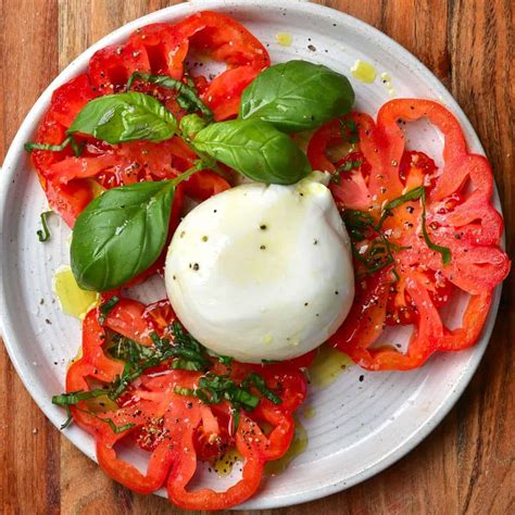 সেরা গ্রীষ্মের রেসিপি টমেটো Burrata