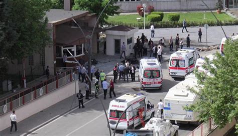 مقتل 3 من عناصر الشرطة التركية بالرصاص شرق إسطنبول