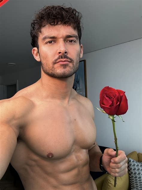 J Top 05 Onlyfans On Twitter Roses Are Red🌹 Violets Are Blue