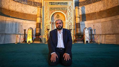 Ayasofya camii baş i̇mamı boynukalın, bakara suresi'nden ayetler paylaşmış, faizcilerle mücadele etmek i̇slam'ın emridir demişti. Ayasofya Camii baş imamı Mehmet Boynukalın kimdir? Prof ...