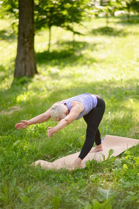 413 Woman Yoga Pose Park Vertical Stock Photos Free And Royalty Free