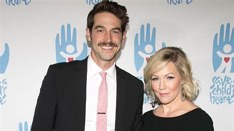 Jennie Garth S Husband Dave Abrams Requests To Call Off Their Divorce