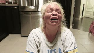 Everyone's favorite cry baby trisha paytas crying over mambo no. Dear YouTubers, Please Stop Making Breakup Videos - PopBuzz